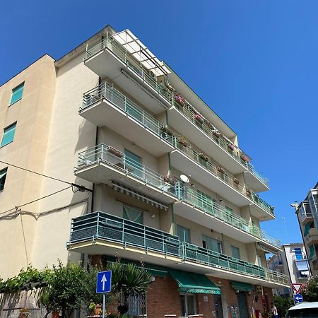 Il Mare In Piazza Apartment อัลบีโซลา ซูเพริโอเร ภายนอก รูปภาพ